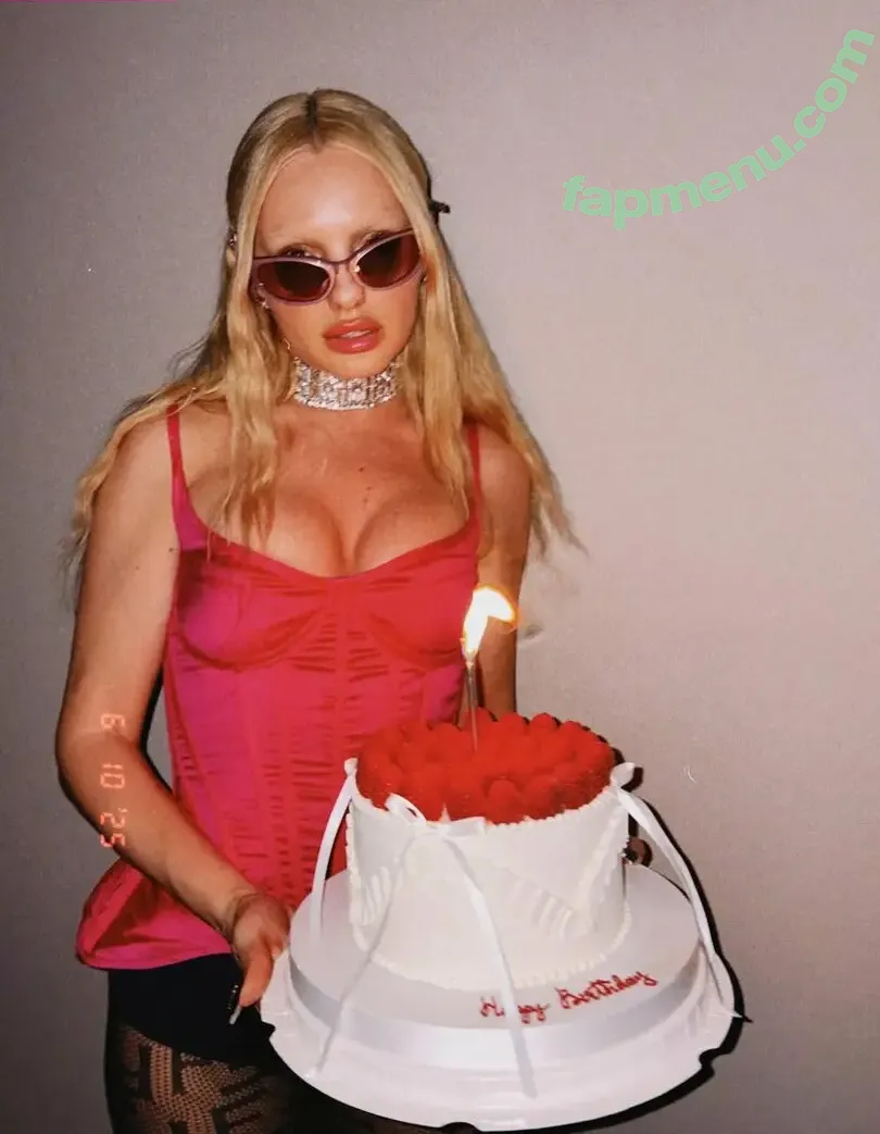 Alexandra Stan nude photo #2247 (alexandrastan)