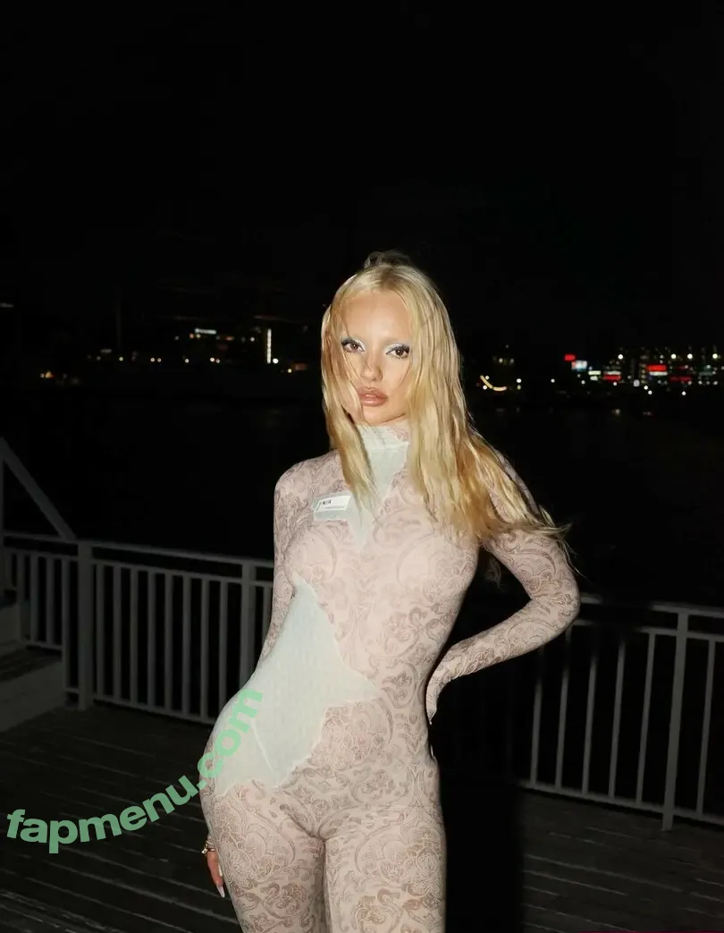 Alexandra Stan nude photo #2634 (alexandrastan)