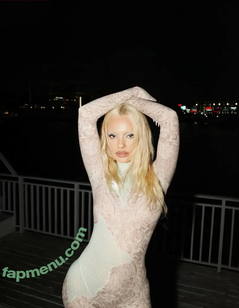 Alexandra Stan nude photo #2638 (alexandrastan)