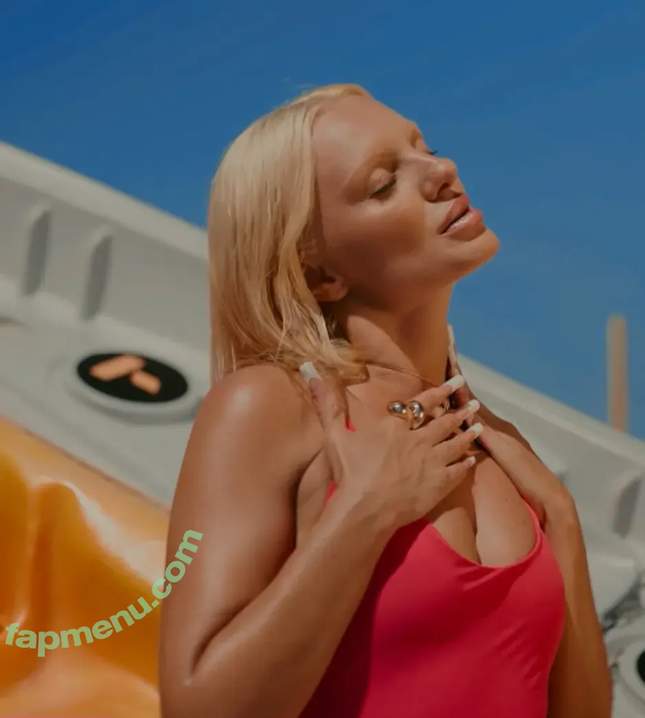 Alexandra Stan nude photo #2770 (alexandrastan)