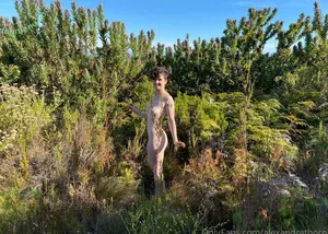 nude photo #0004