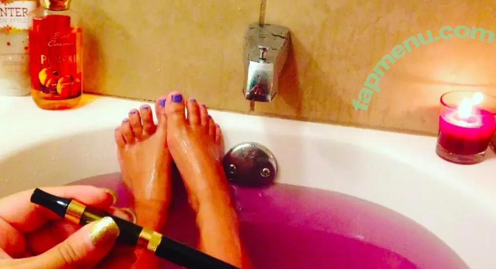 Alexandria Ocasio-Cortez nude photo #0311 (AOC / Alexandria Ocasio Cortez)