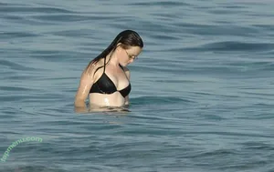 Alexis Bledel / alexisbledelofficial nude photo #0101