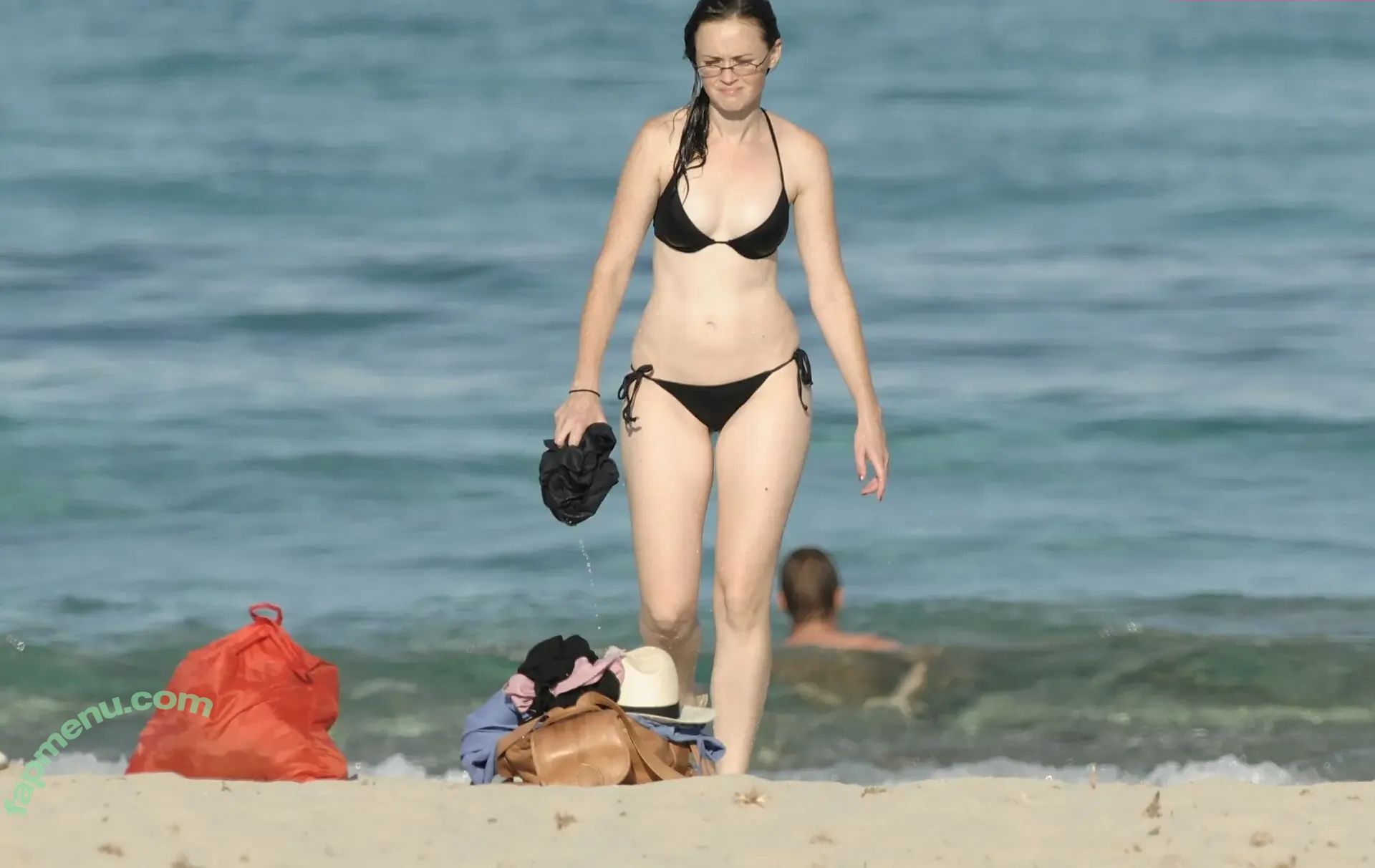 Alexis Bledel nude photo #0100 (alexisbledelofficial)