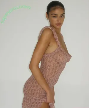 Alexis Carrington / Lexcarringtonn / carringtondurham / sexilexisexi nude photo #0082