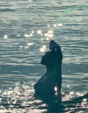 Alexis Ren / alexisren / alexisreng / alexxissren nude photo #2038