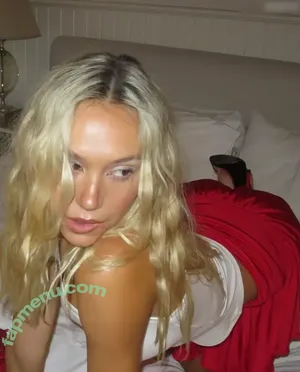 Alexis Ren / alexisren / alexisreng / alexxissren nude photo #2047