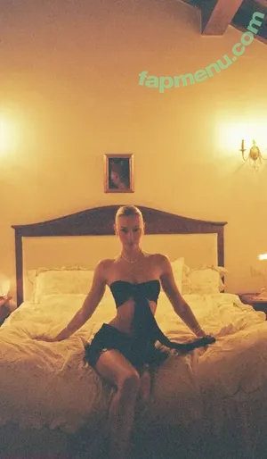 Alexis Ren / alexisren / alexisreng / alexxissren nude photo #2116
