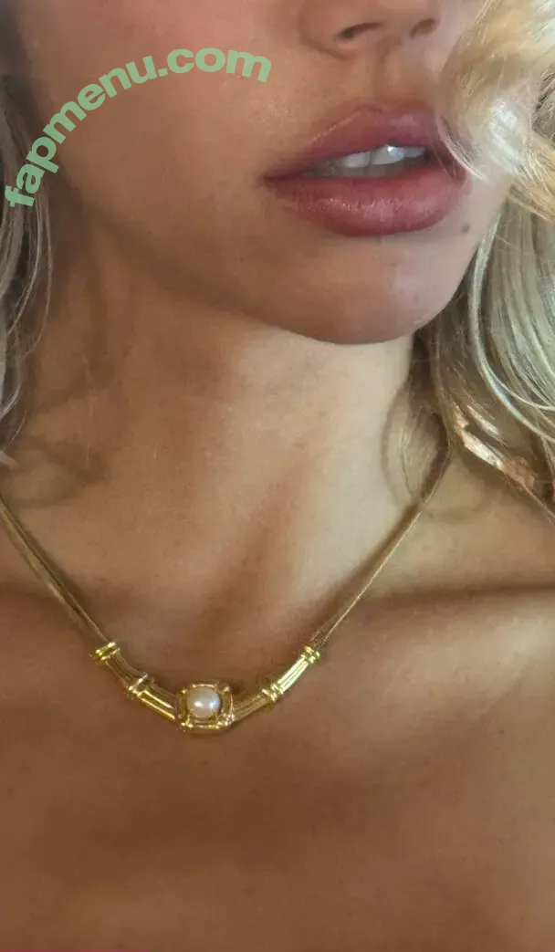 Alexis Ren nude photo #2113 (alexisren / alexisreng / alexxissren)