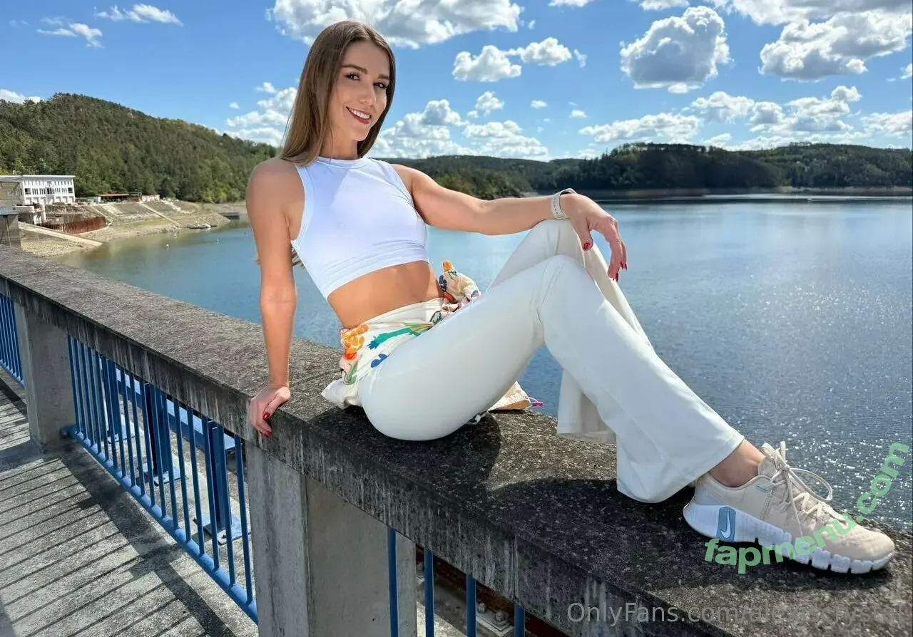 alexiscrystal nude photo #0105 (realalexiscrystal)