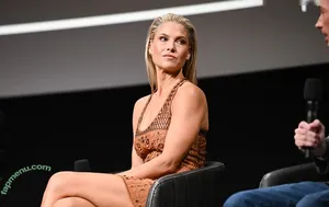 Ali Larter / alilarter nude photo #0506