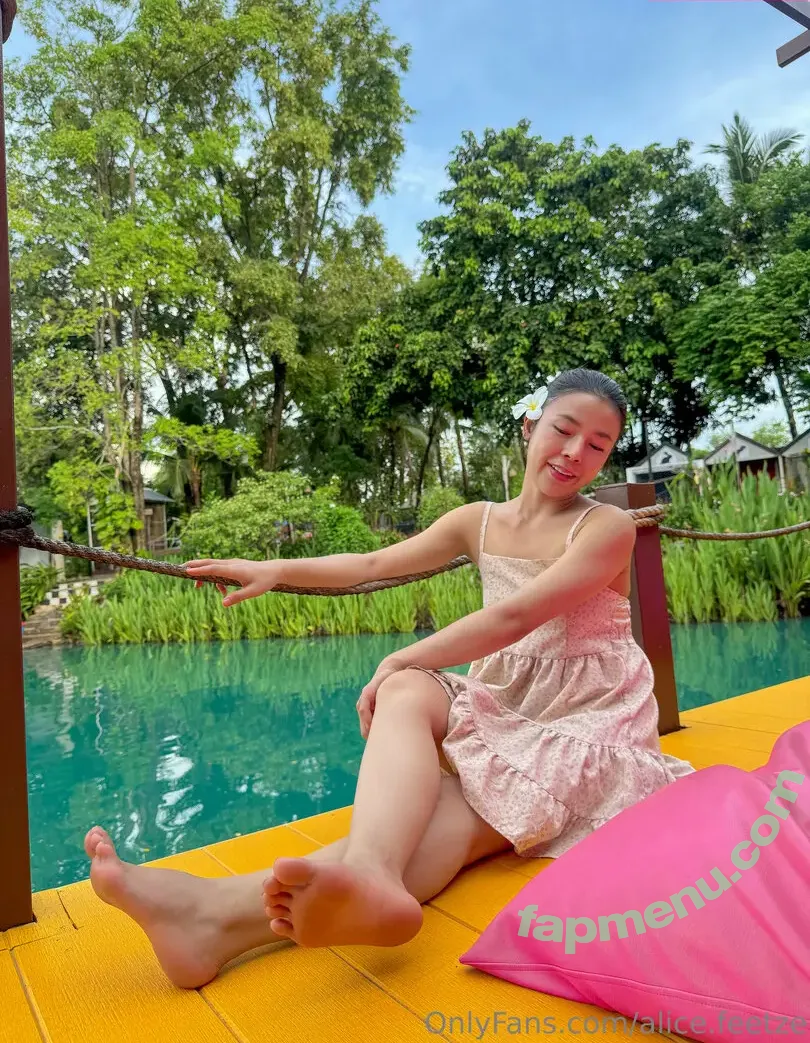 alice.feetze nude photo #0032 (alicemerton)