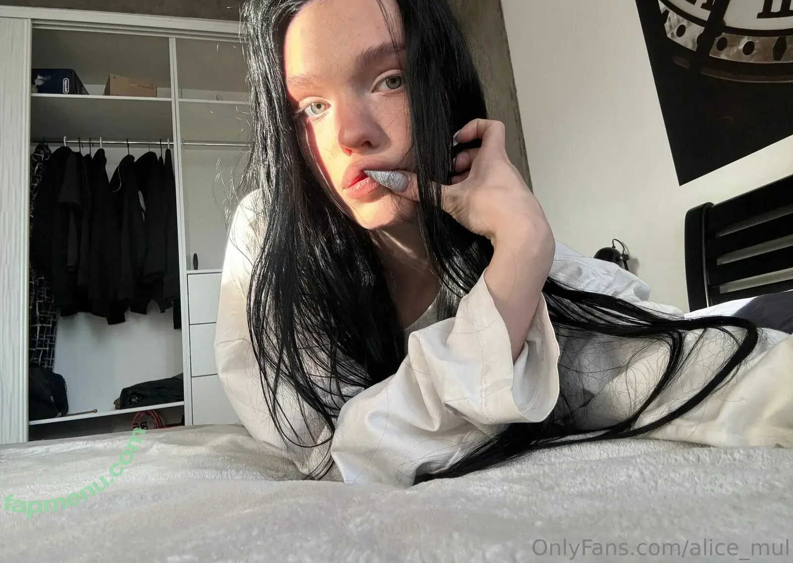 alice_mul nude photo #0113 (l_amulette)