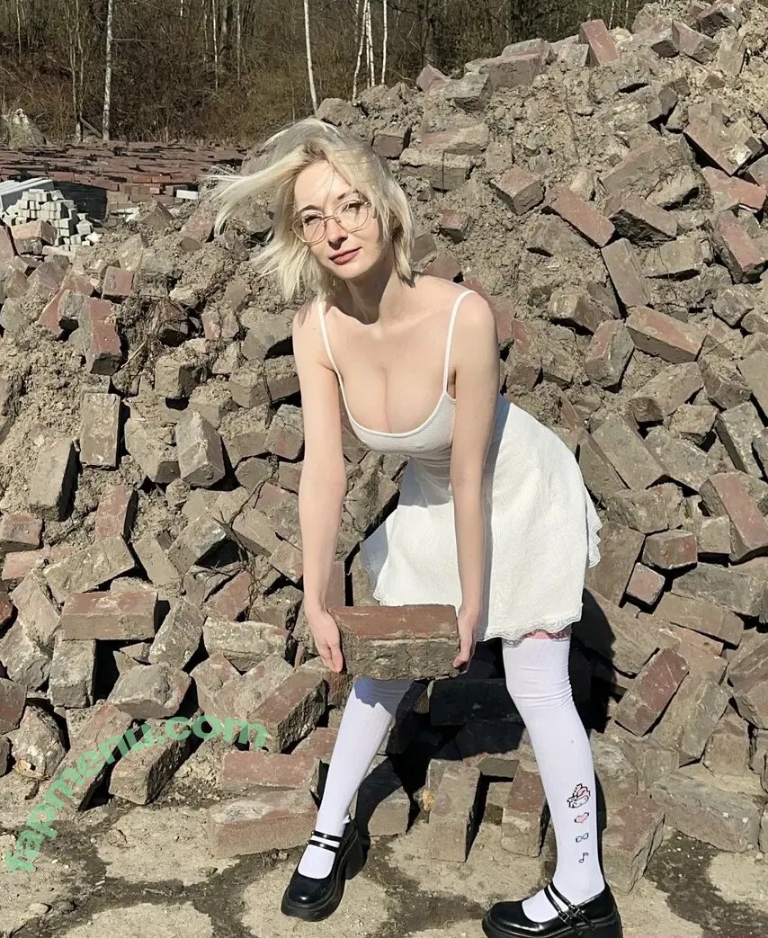 alicemoonprism nude photo #0160 (thealicemoon)
