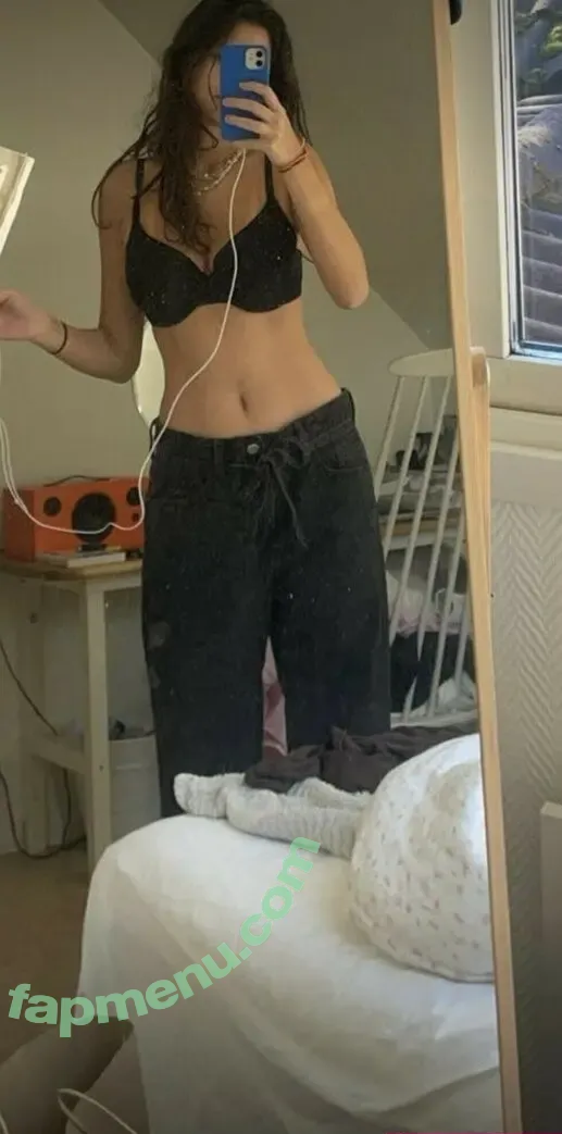 aliciaeklund nude photo #0009 (aliciaeeklund)