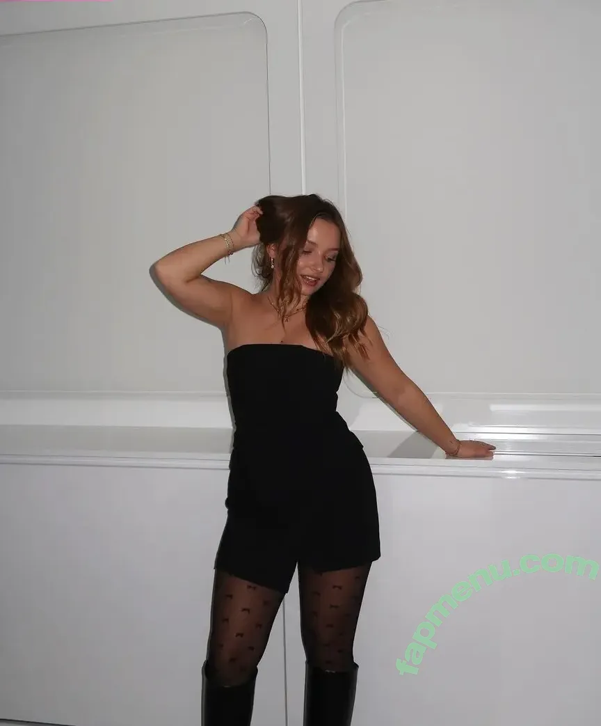 Alinamour nude photo #0306 (Alinamour)