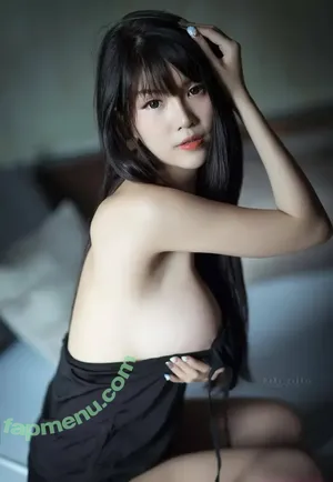  nude photo #0004