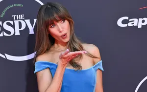 Alison Brie / alisonbrie nude photo #1585