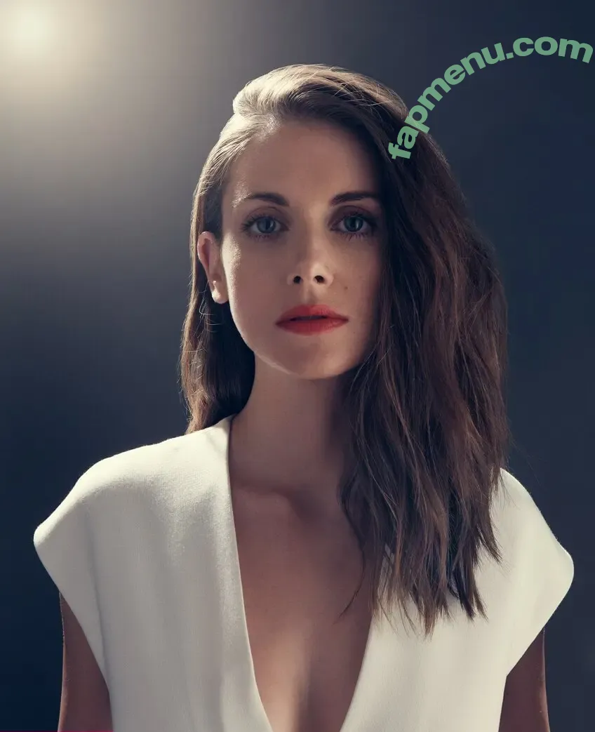 Alison Brie nude photo #1499 (alisonbrie)