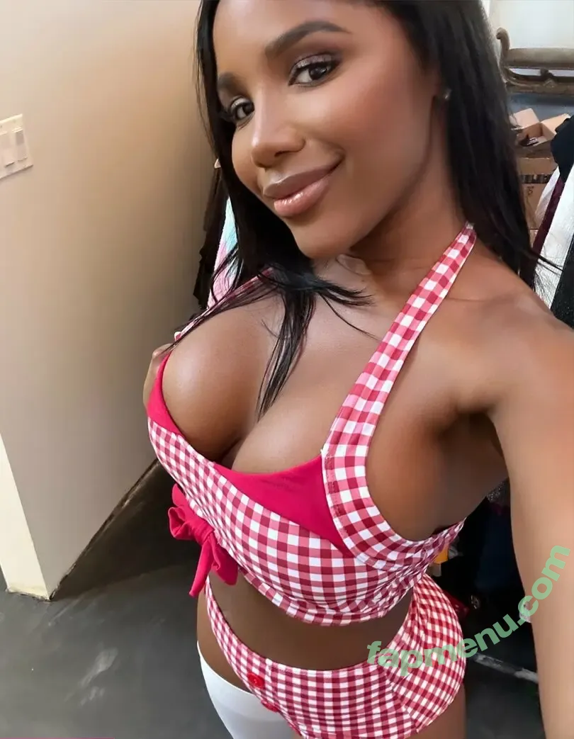 Allchargedup nude photo #0241 (Ashley Christen / sashafoxyy / toned_ash)
