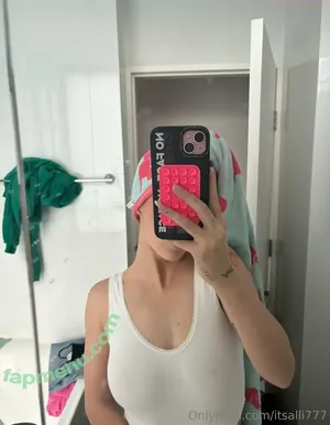 alliyah / biggirlwithglasses / himynameisalliyah / user nude photo #0001