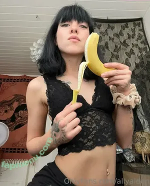  nude photo #0003