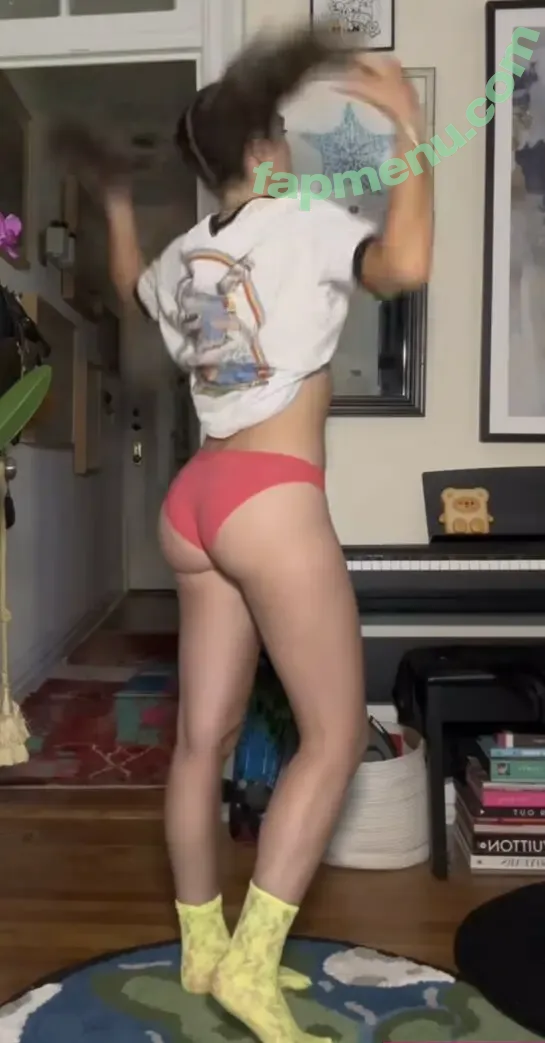 AllyAnnaMaria nude photo #0013 (allypisacane)