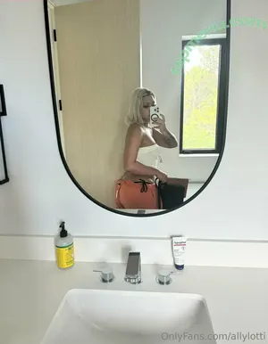  nude photo #0008