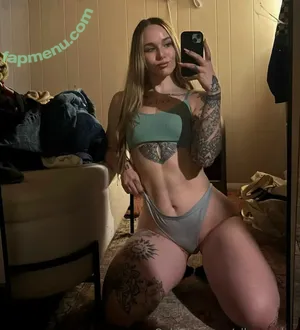 allymayday / ally.wagnerrrr nude photo #0003