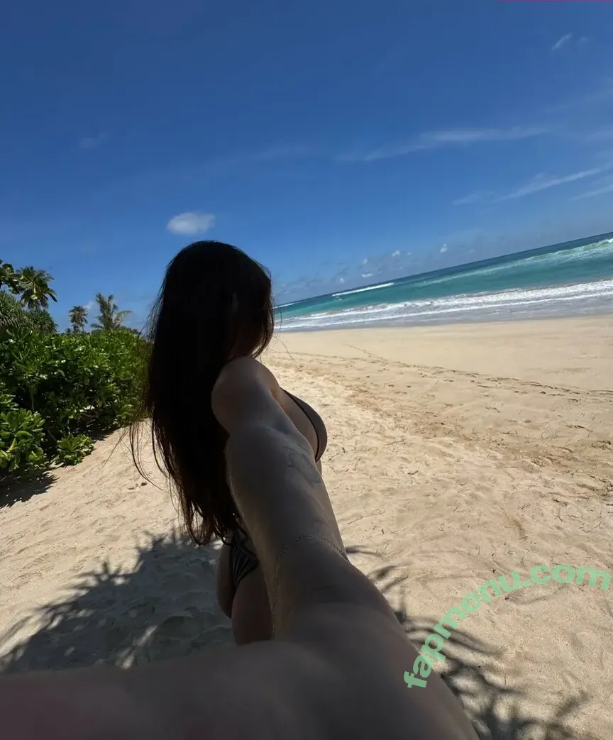 Alohalaia nude photo #0154 (alohalaia_ / thealohatrainer)