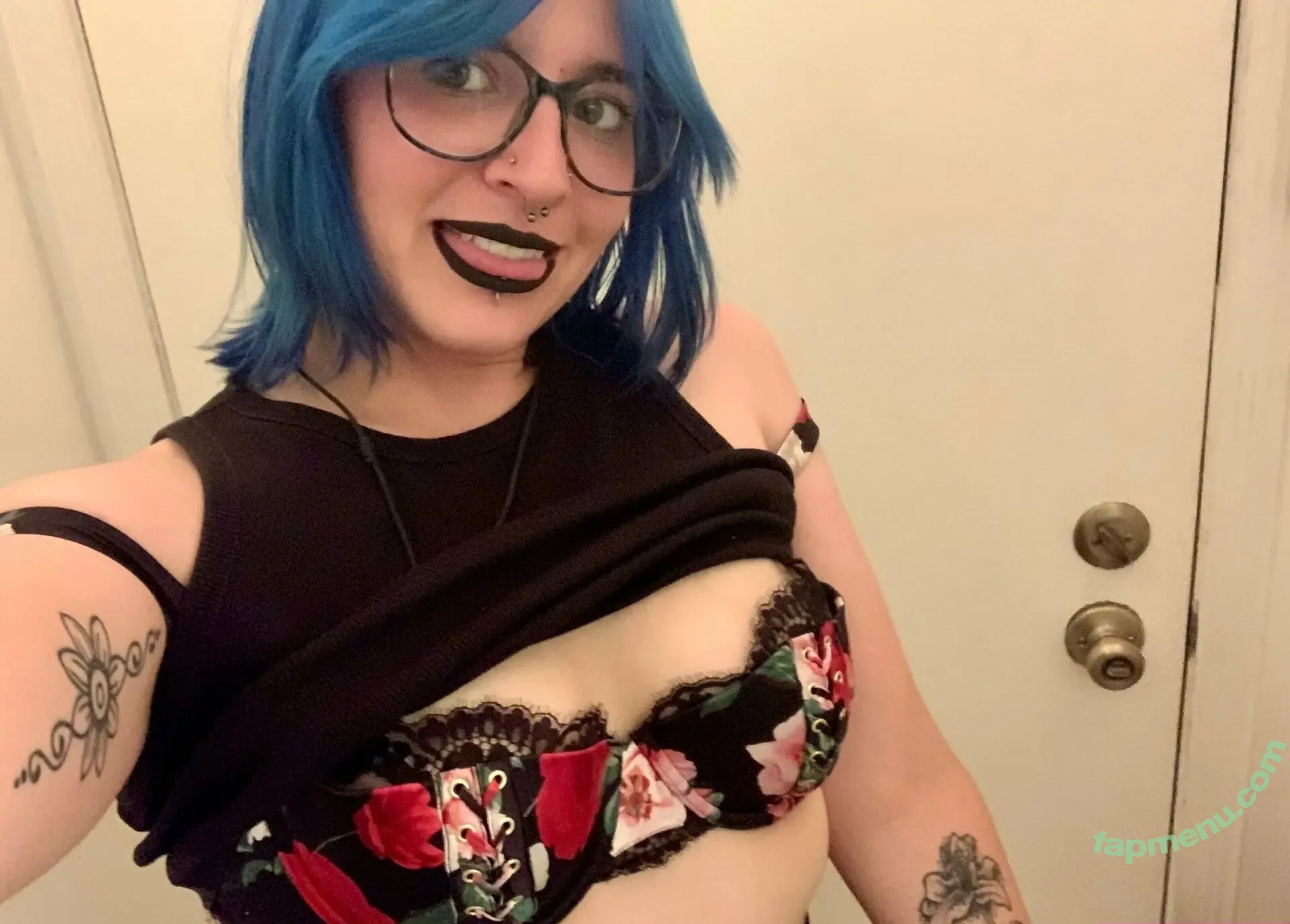 altjuniperjune nude photo #0030 (altjuniperjune)