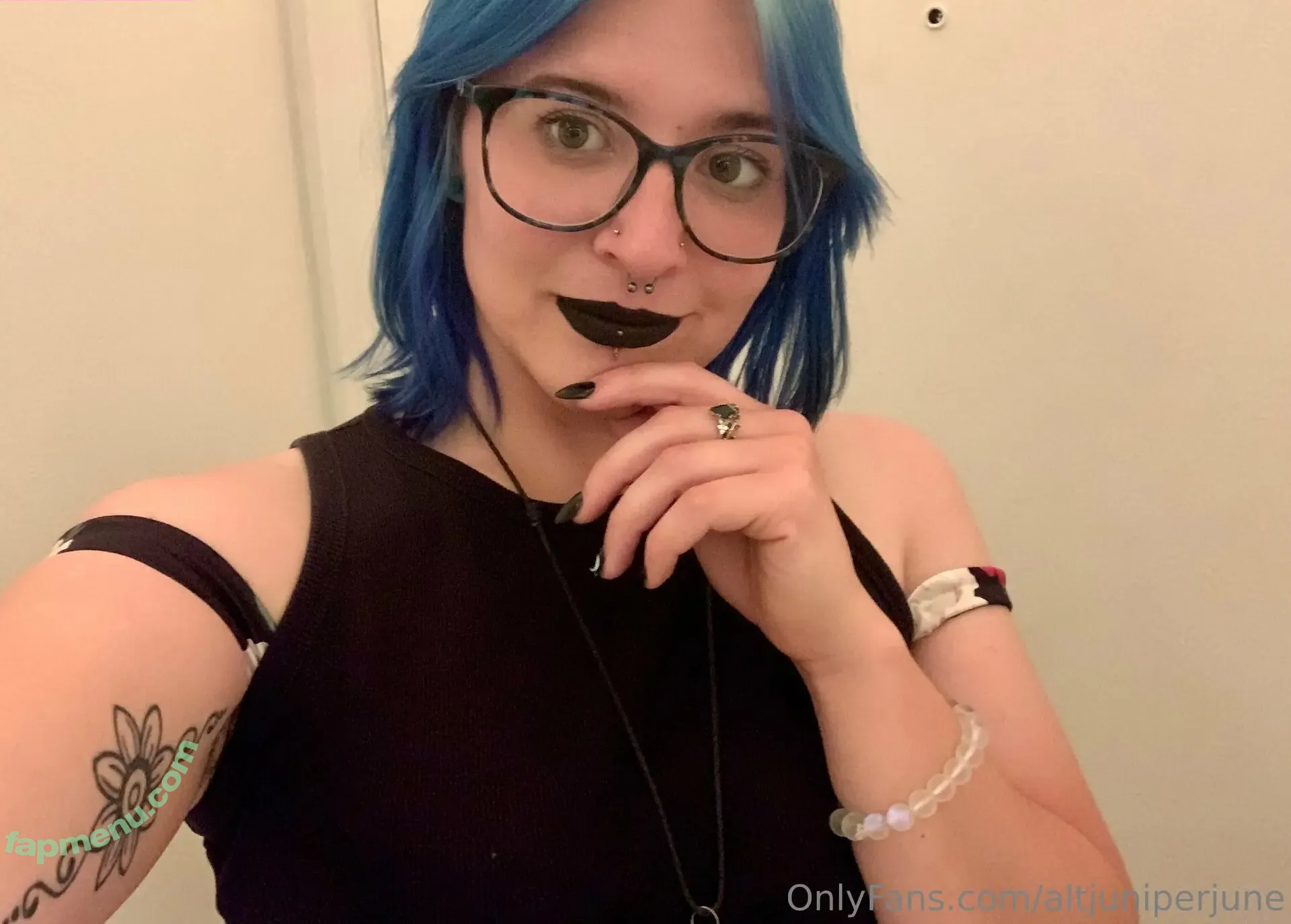 altjuniperjune nude photo #0031 (altjuniperjune)