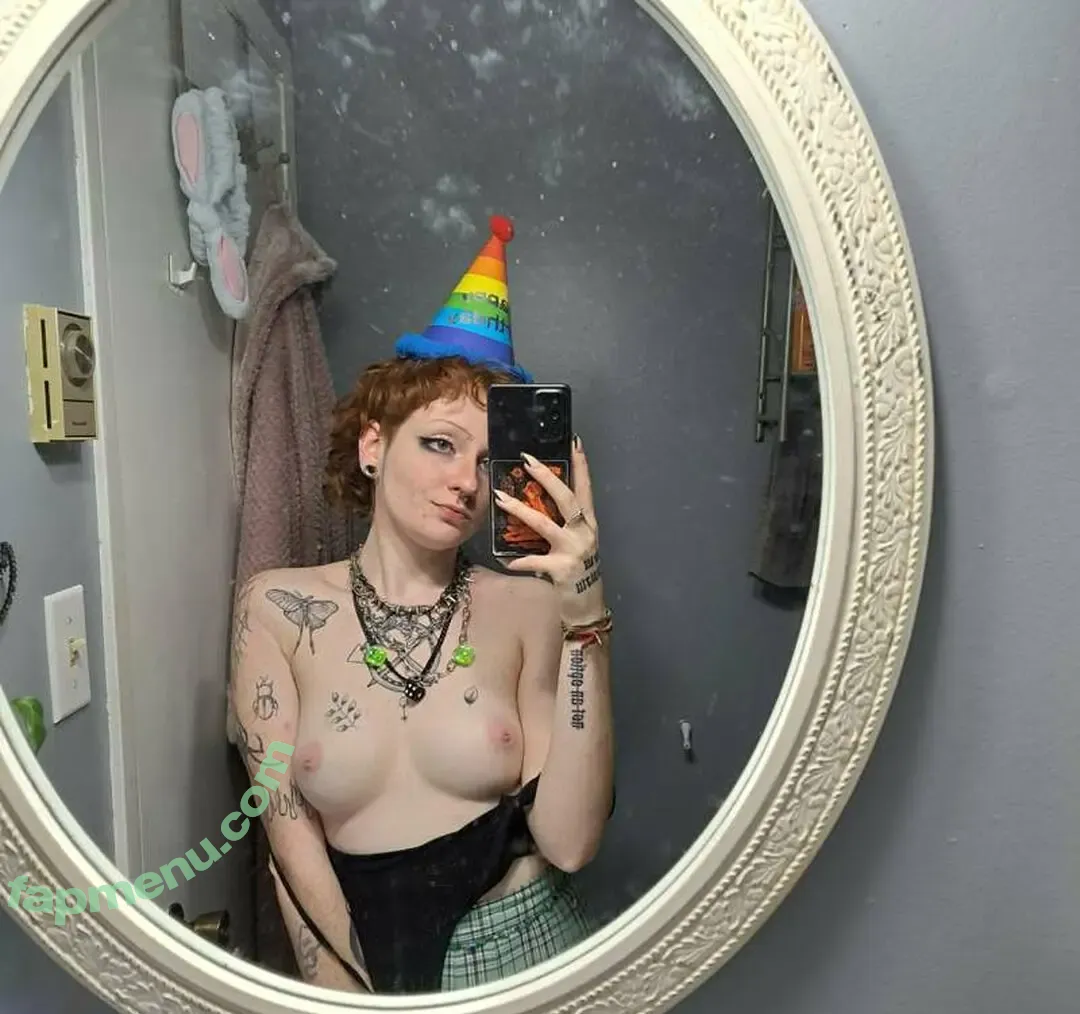 alvarkara nude photo #0036 (avaacarr / tr33ivy)