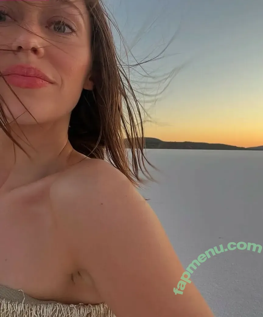 Alycia Debnam Carey nude photo #1385 (DebnamCarey / alyciajasmin)