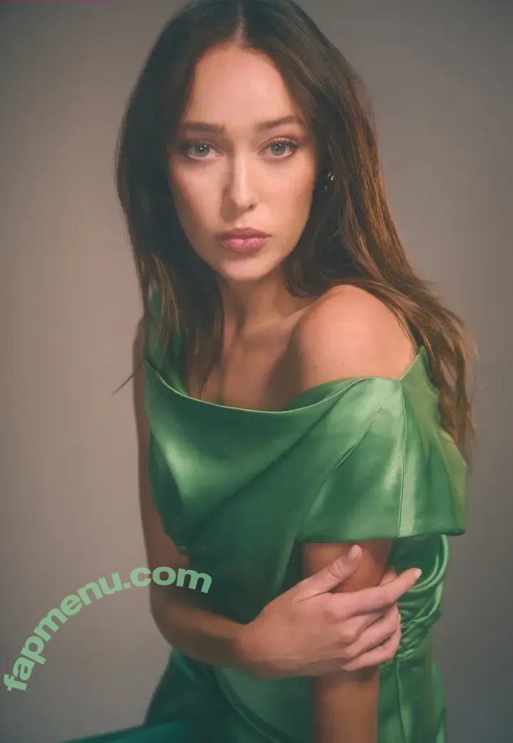 Alycia Debnam Carey nude photo #1429 (DebnamCarey / alyciajasmin)