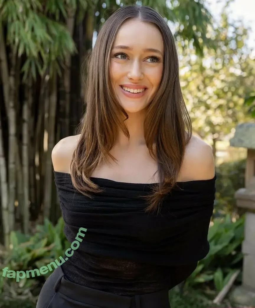 Alycia Debnam Carey nude photo #1452 (DebnamCarey / alyciajasmin)