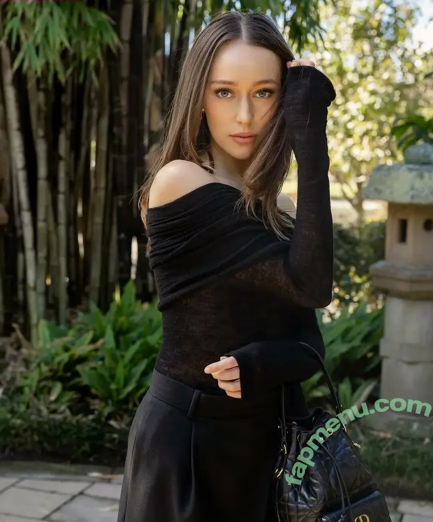 Alycia Debnam Carey nude photo #1453 (DebnamCarey / alyciajasmin)