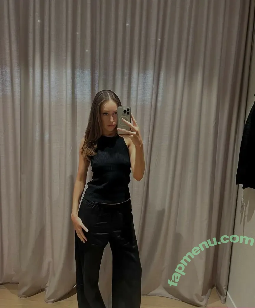 Alycia Debnam Carey nude photo #1457 (DebnamCarey / alyciajasmin)