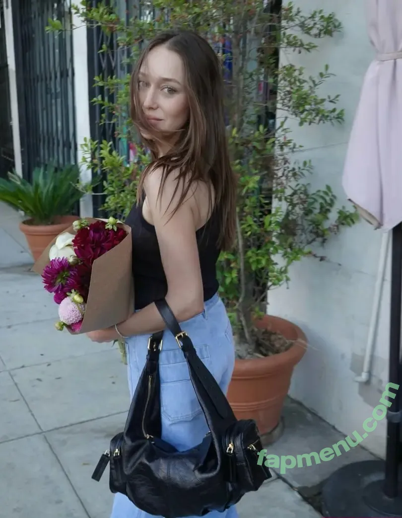 Alycia Debnam Carey nude photo #1486 (DebnamCarey / alyciajasmin)