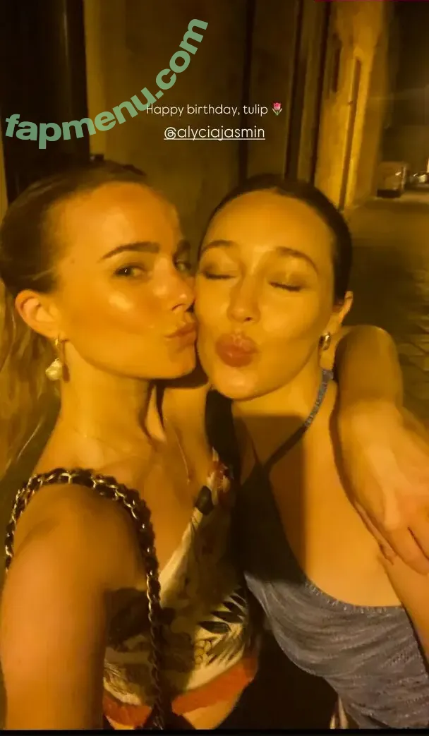 Alycia Debnam Carey nude photo #1502 (DebnamCarey / alyciajasmin)