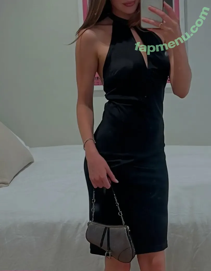 Alycia Debnam Carey nude photo #1503 (DebnamCarey / alyciajasmin)
