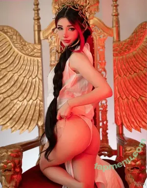alyri / alyri_tv nude photo #0050