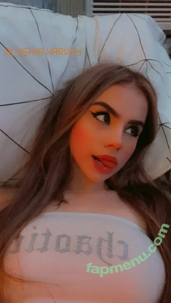 Alyshia Harvey nude photo #0001 (AlyshiaHarvey)