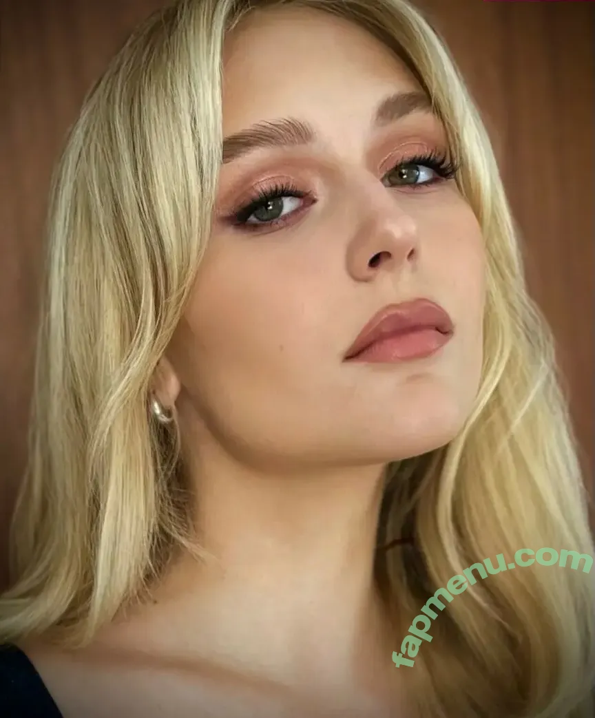 Alyvia Alyn Lind nude photo #0023 (alyviaalind)