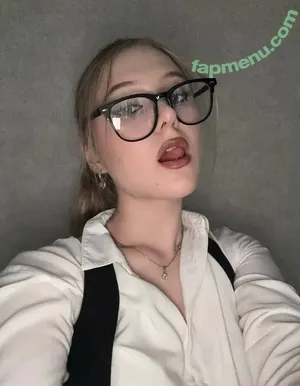 amaliapatron / gympants nude photo #0001