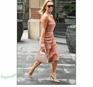 Amanda Holden / amanda_holden / noholdenback nude photo #3194