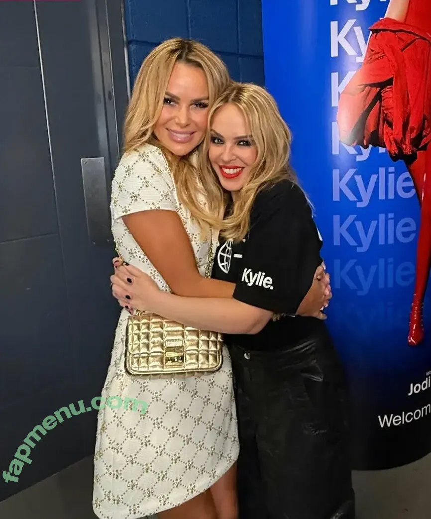 Amanda Holden nude photo #3040 (amanda_holden / noholdenback)