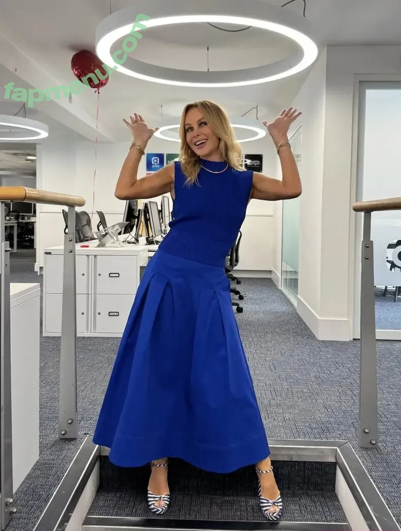 Amanda Holden nude photo #3104 (amanda_holden / noholdenback)