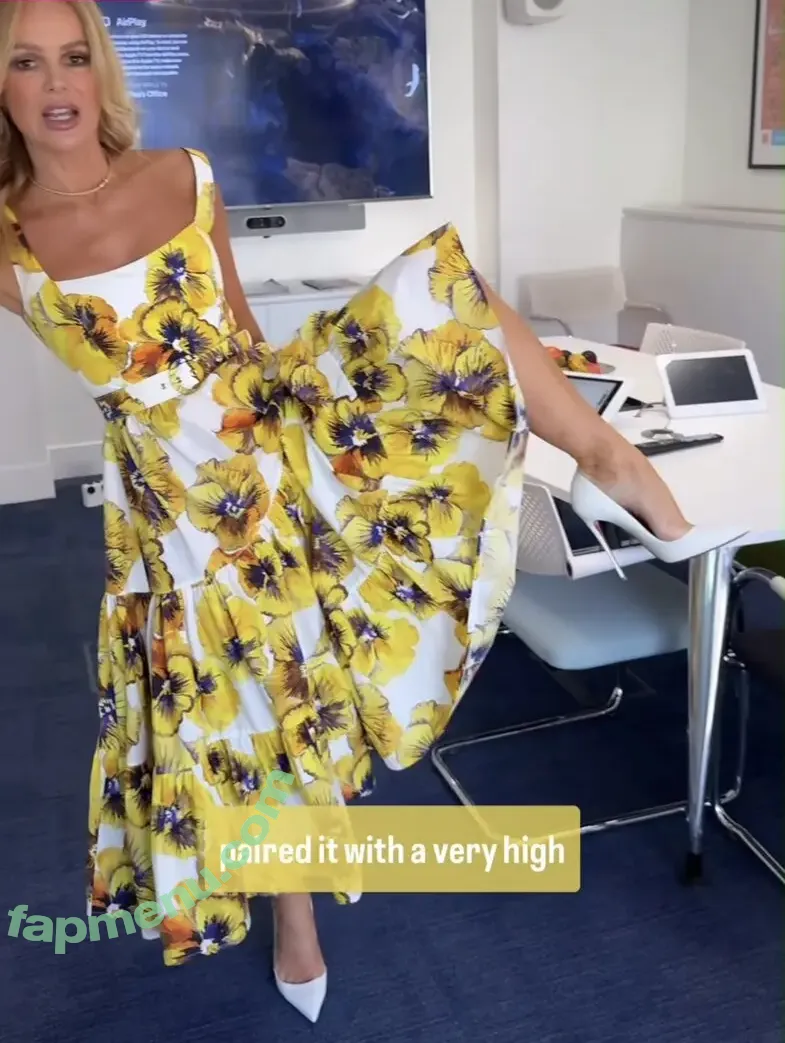 Amanda Holden nude photo #3138 (amanda_holden / noholdenback)