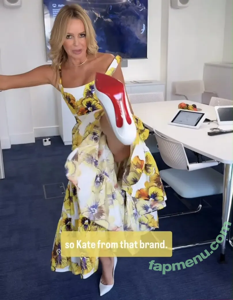 Amanda Holden nude photo #3139 (amanda_holden / noholdenback)